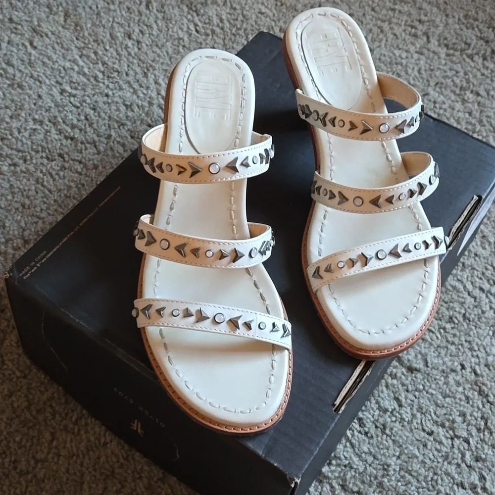 Frye heels - Picture 1 of 5